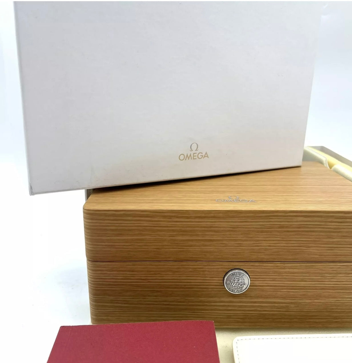 Box Omega in legno