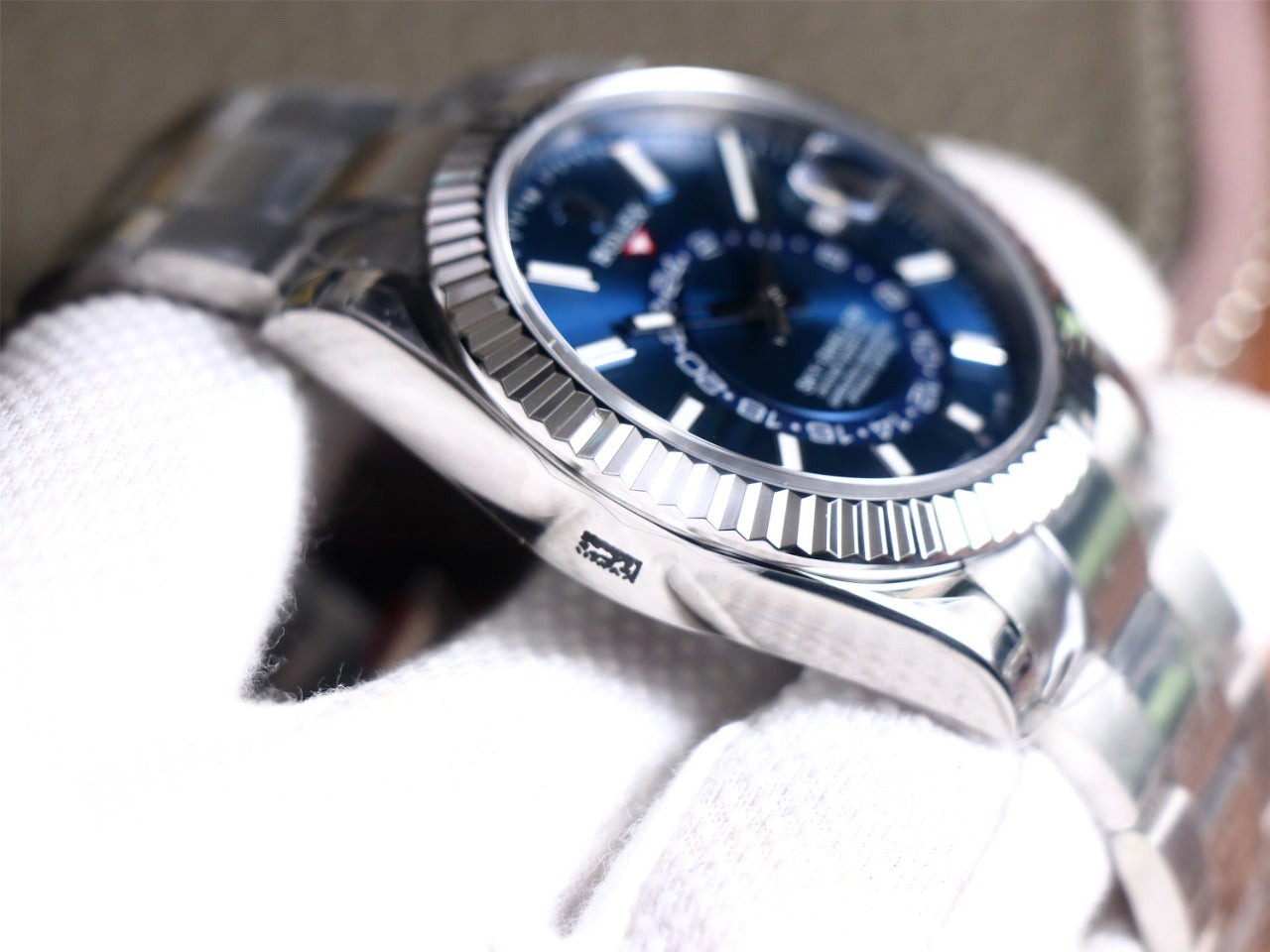 SKY-DWELLER