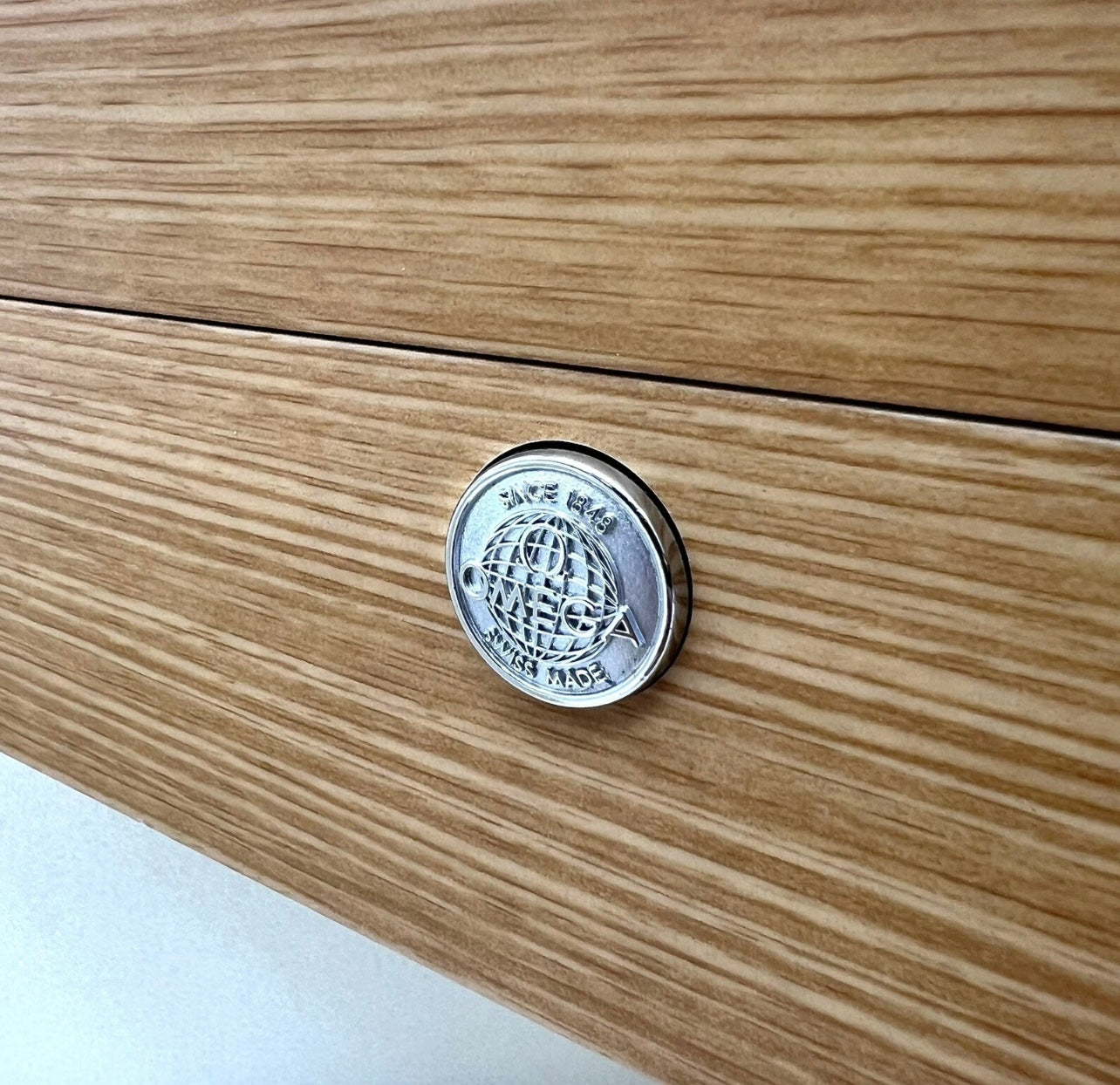 Box Omega in legno