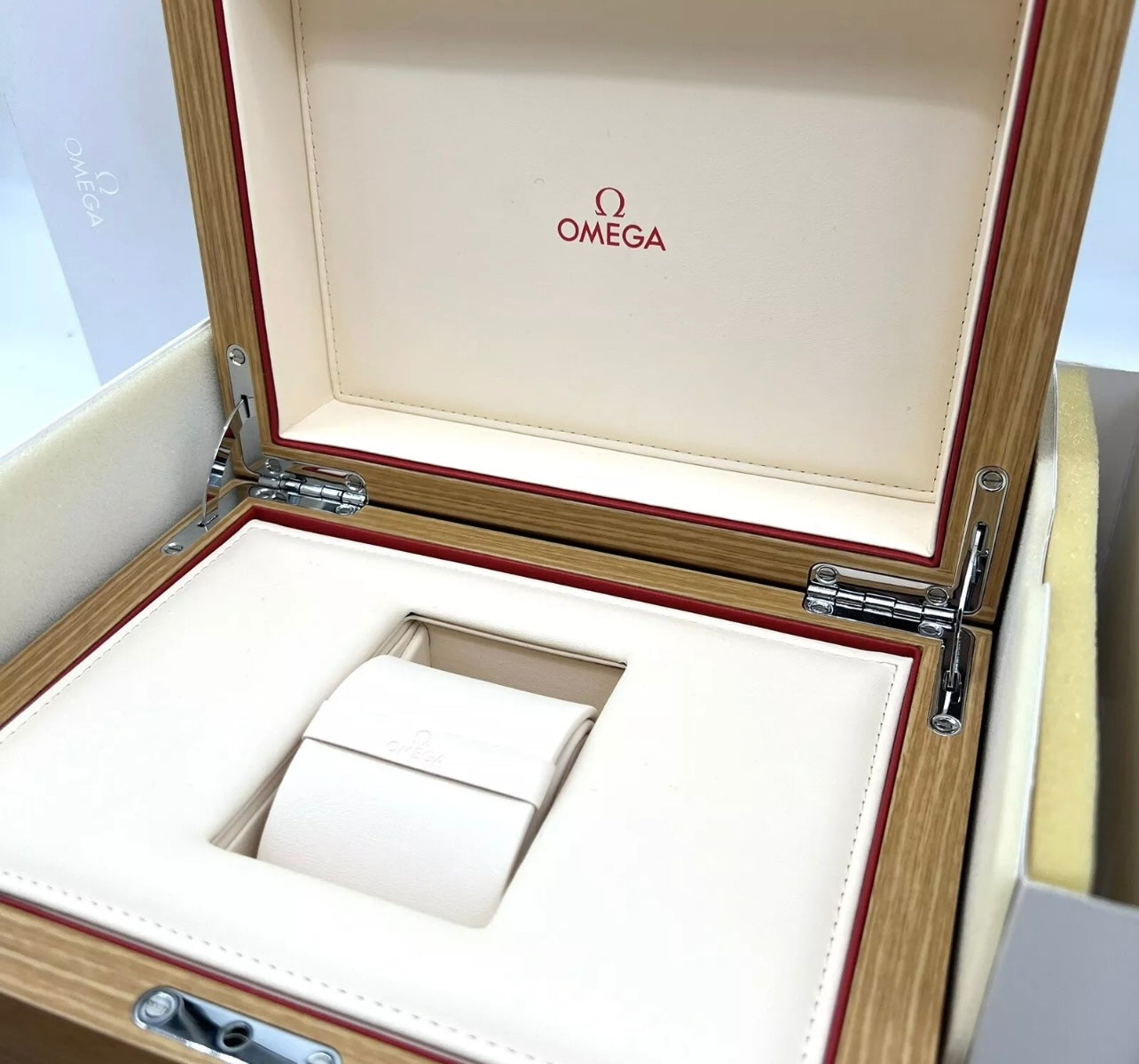 Box Omega in legno